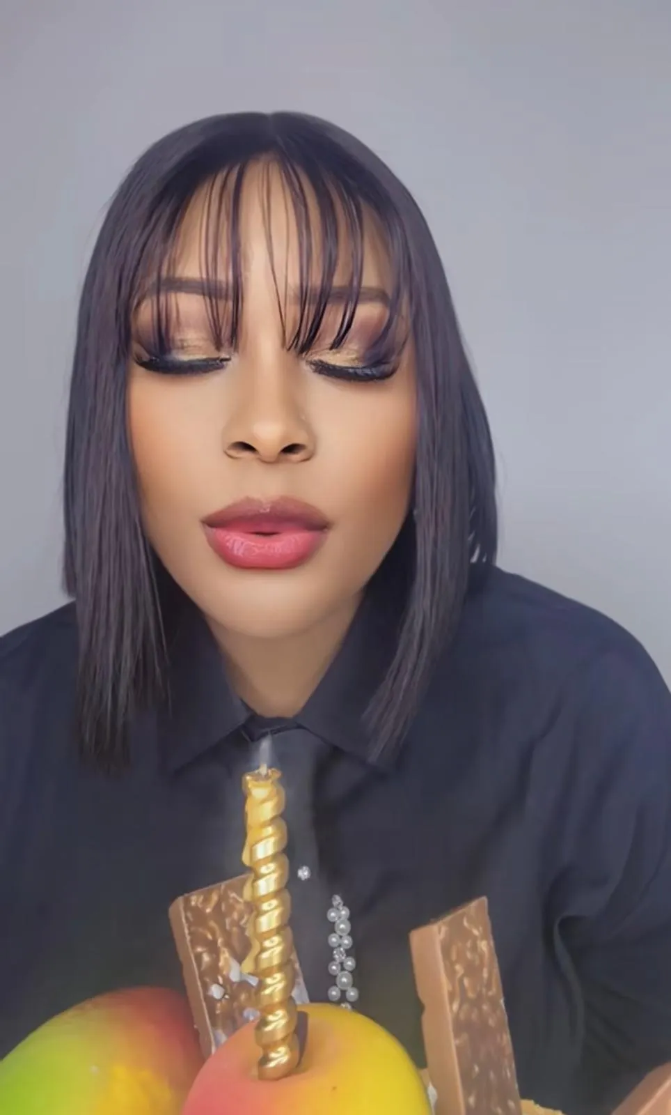 Un an de plus : le choix vestimentaire de la chanteuse Guigui pour célébrer sa nouvelle bougie
