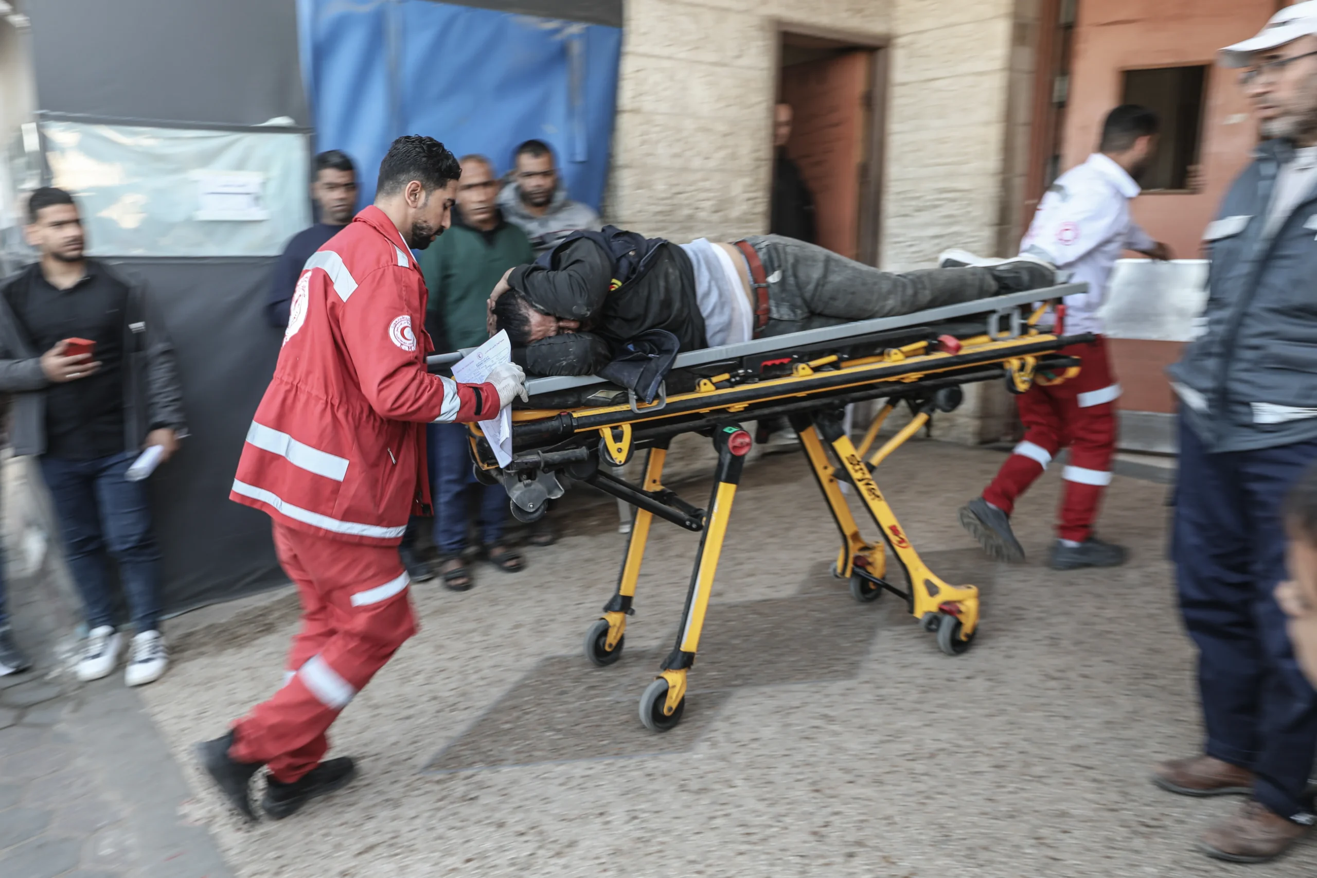 Gaza : 14 mois d&rsquo;attente sous accord d&rsquo;évacuation, le décès d&rsquo;un enfant dévoile le bilan des frontières closes