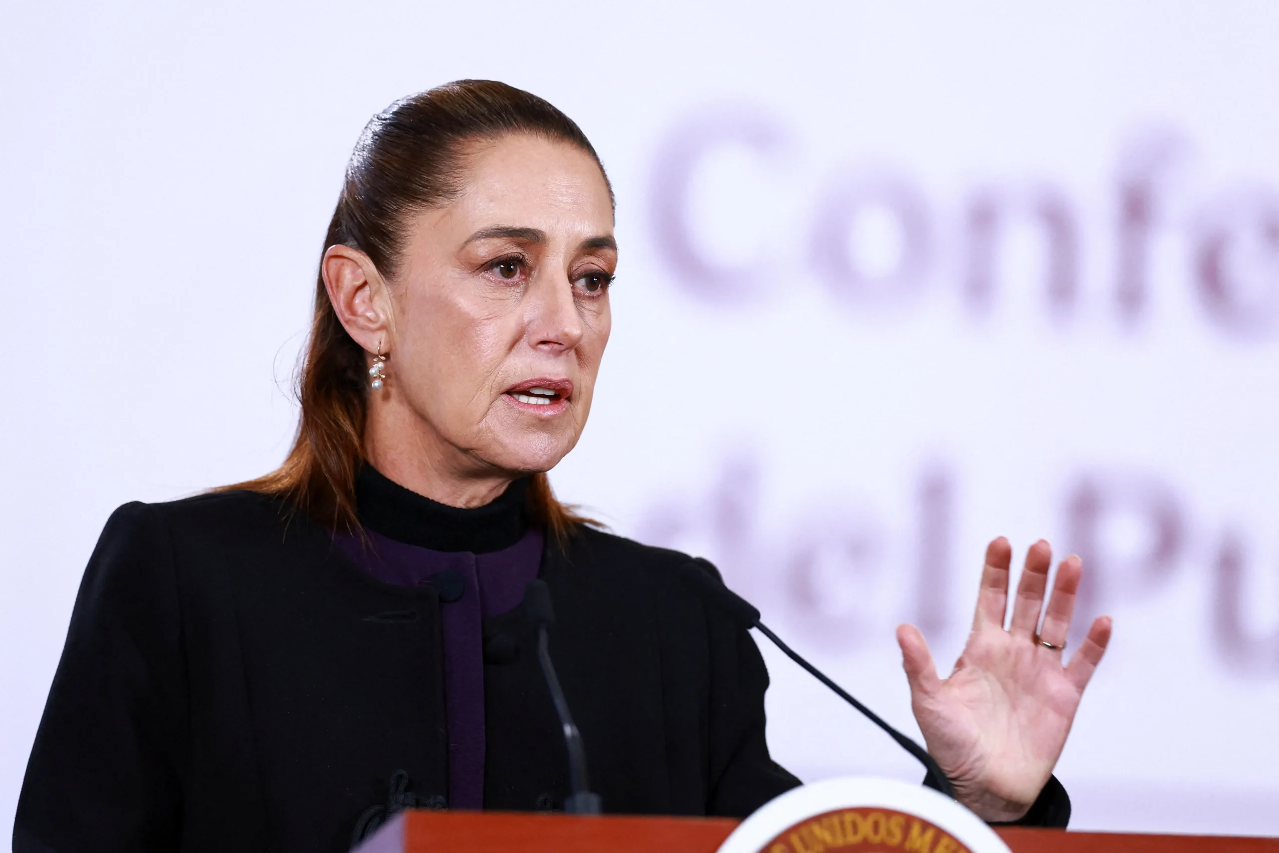 Mexique : accusée de diriger un « narco-gouvernement », la présidente prépare sa riposte contre un proche de Trump