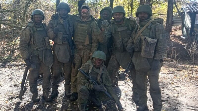 Enrôlés de force en Ukraine : le coup de fil décisif de Ramaphosa qui a débloqué le retour de 17 Sud-Africains