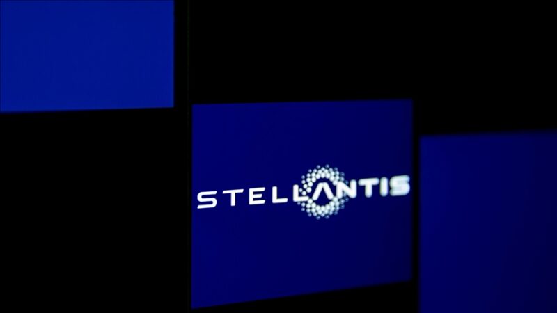 Stellantis : perte historique de 22,3 milliards et volte-face sur l&rsquo;électrique
