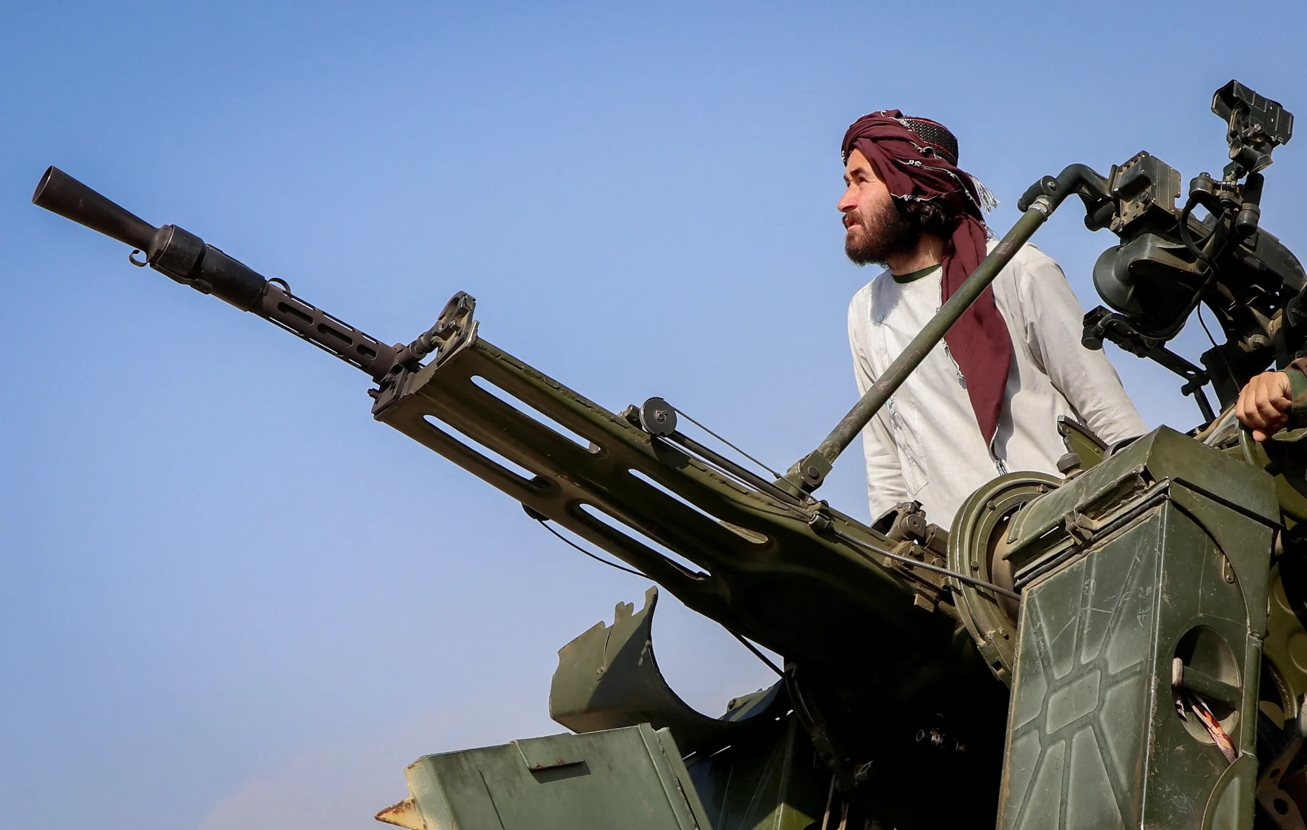 Le Pakistan annonce une « guerre ouverte » : la réponse formulée par les talibans après les frappes sur Kaboul