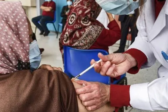 Injections médicales en plein Ramadan : le critère précis qui annule le jeûne des fidèles