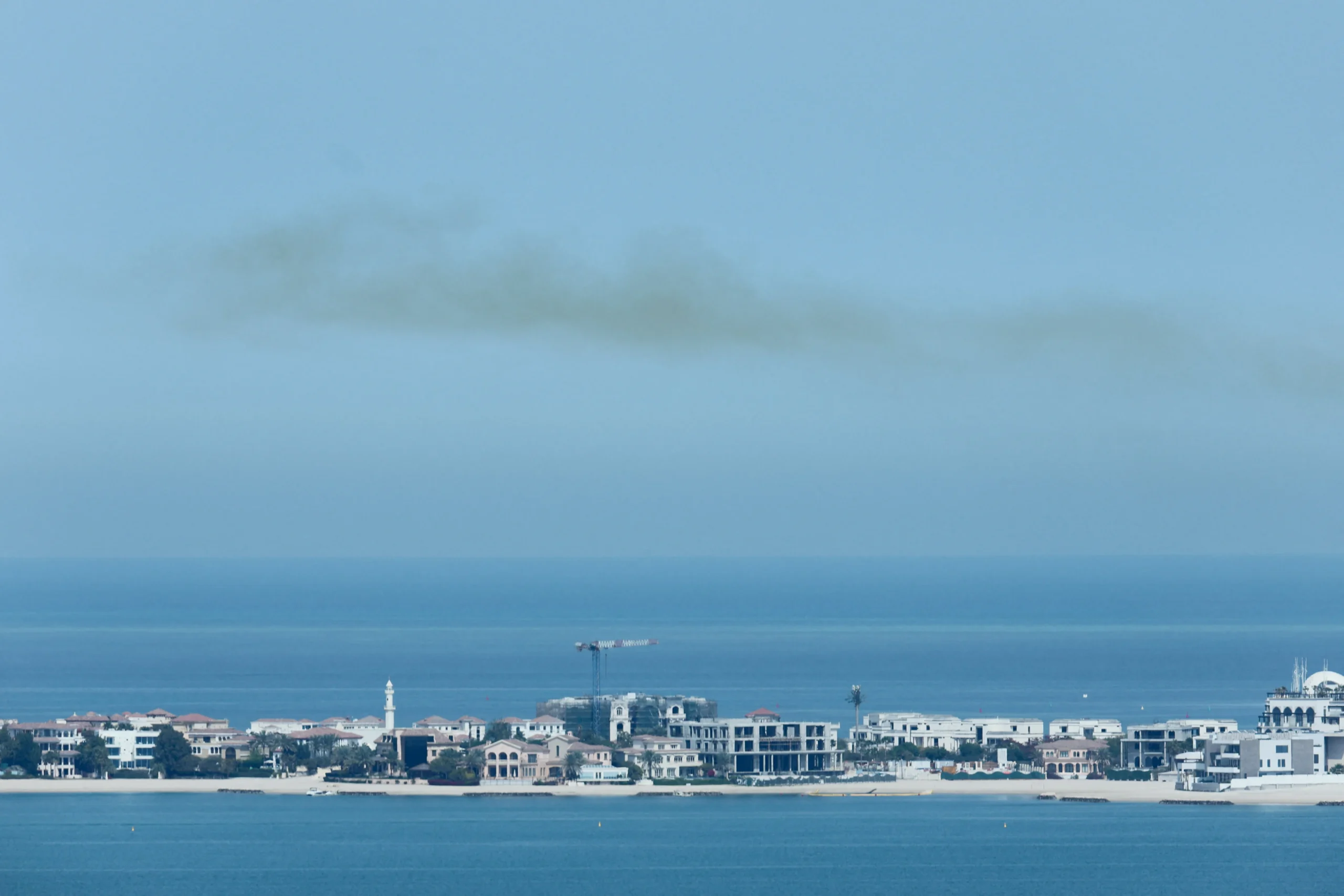 Riposte iranienne interceptée au Qatar : Doha dévoile l&rsquo;ampleur des tirs et adresse une consigne d&rsquo;urgence