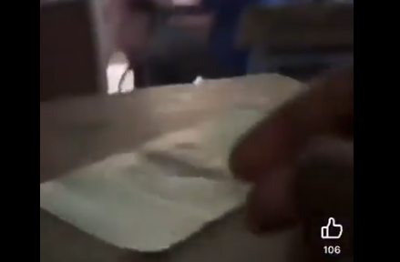 Individu filmé en train de distribuer de l’argent à des élèves : Le ministère de l’Éducation tire la sonnette d’alarme