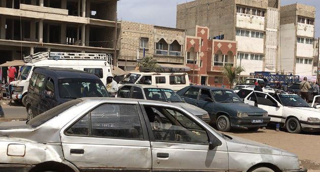 Guédiawaye : les « CLANDOS » en grève contre les tracasseries policières…