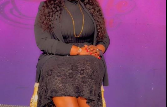 De la tête aux pieds : Nabou Cor, une vraie « drianké » (photos)