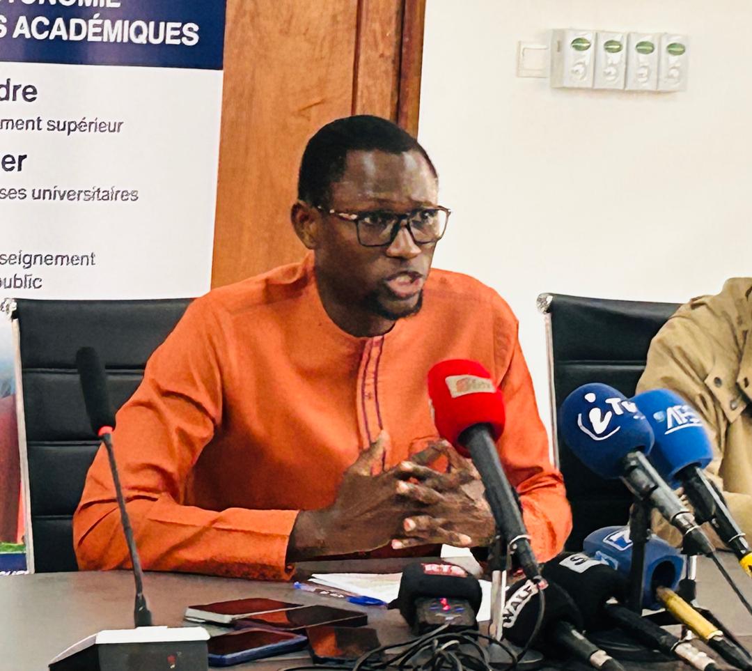 Crise à l’UCAD: le SAES plaide pour le dialogue et la vérité…