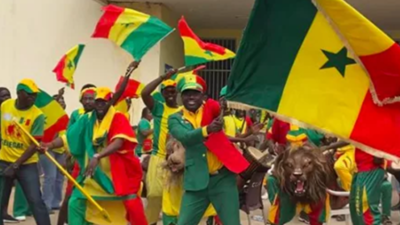 « Tenez bon, vous n’êtes pas seuls » : Koulibaly brise le silence sur l’emprisonnement des supporters