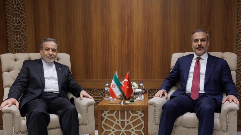 Turquie et Iran : l&rsquo;initiative diplomatique d&rsquo;Ankara ce dimanche face à la crise