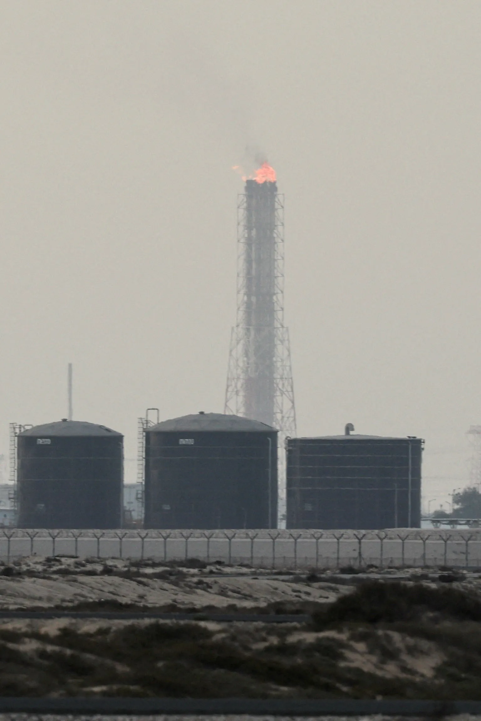 Frappes au Moyen-Orient : le premier producteur mondial de gaz invoque la force majeure et gèle ses opérations