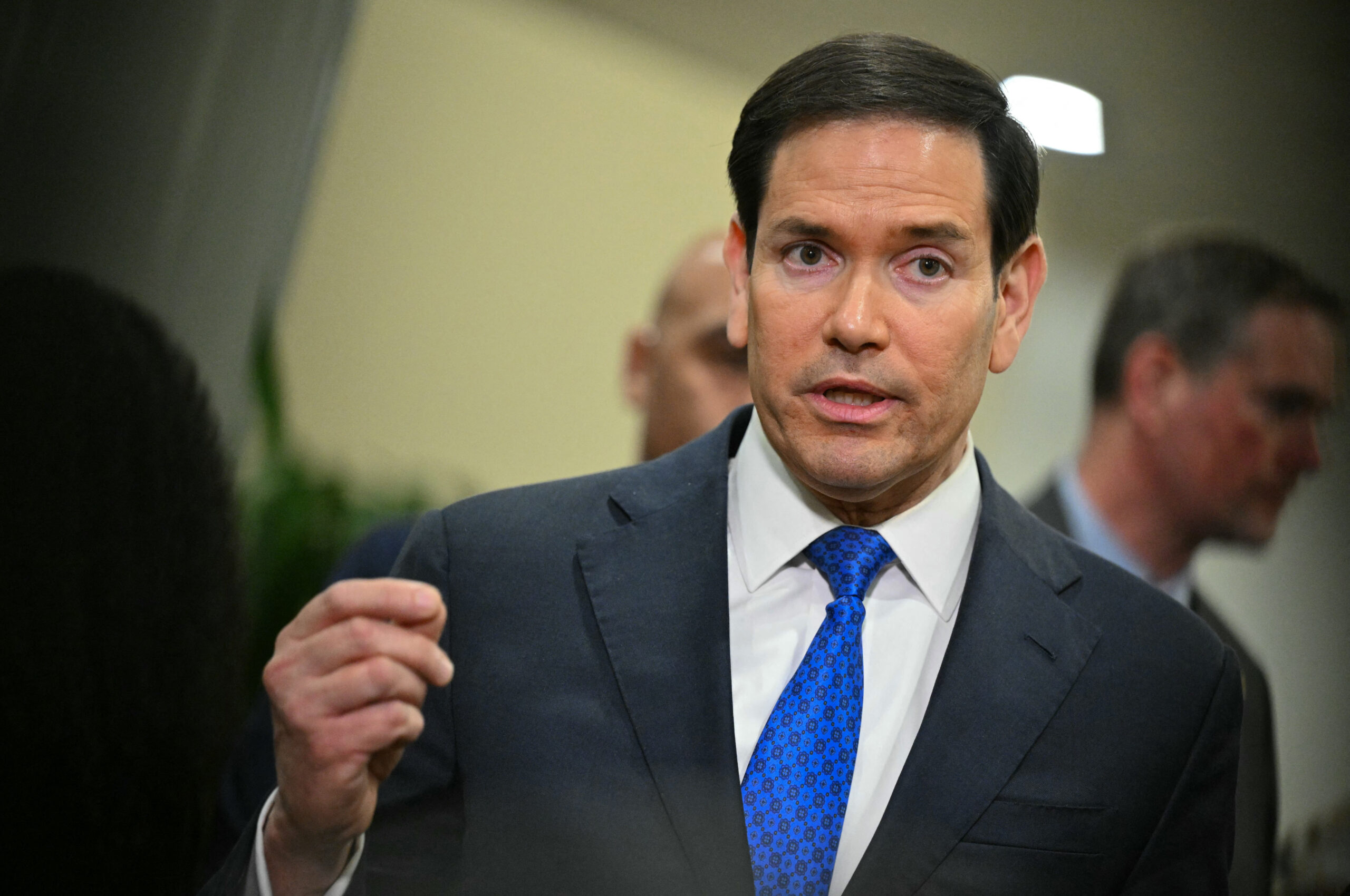 États-Unis et Iran : l&rsquo;aveu de Marco Rubio sur l&rsquo;origine des frappes déclenche la colère de la base de Donald Trump