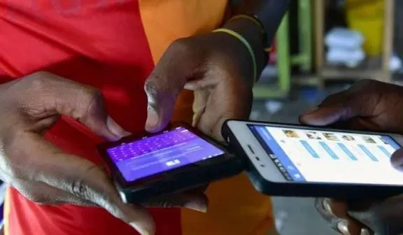 Paris sportifs au Sénégal : l&rsquo;alternative économique mise en avant par deux cinéastes dans leur nouveau film