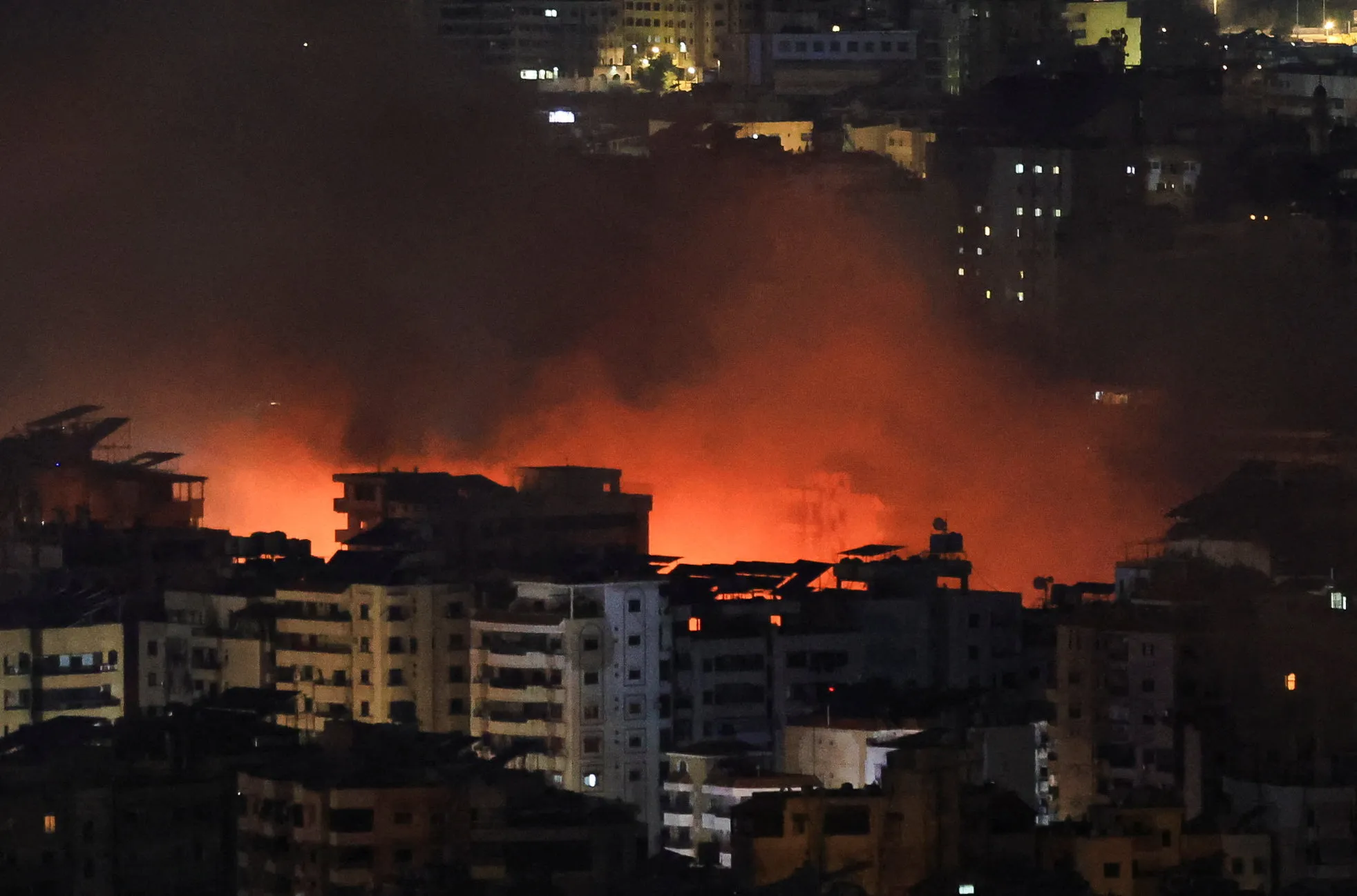 Frappes au Liban : le nouveau bilan dévoilé, le Hezbollah riposte en visant ces bases militaires israéliennes
