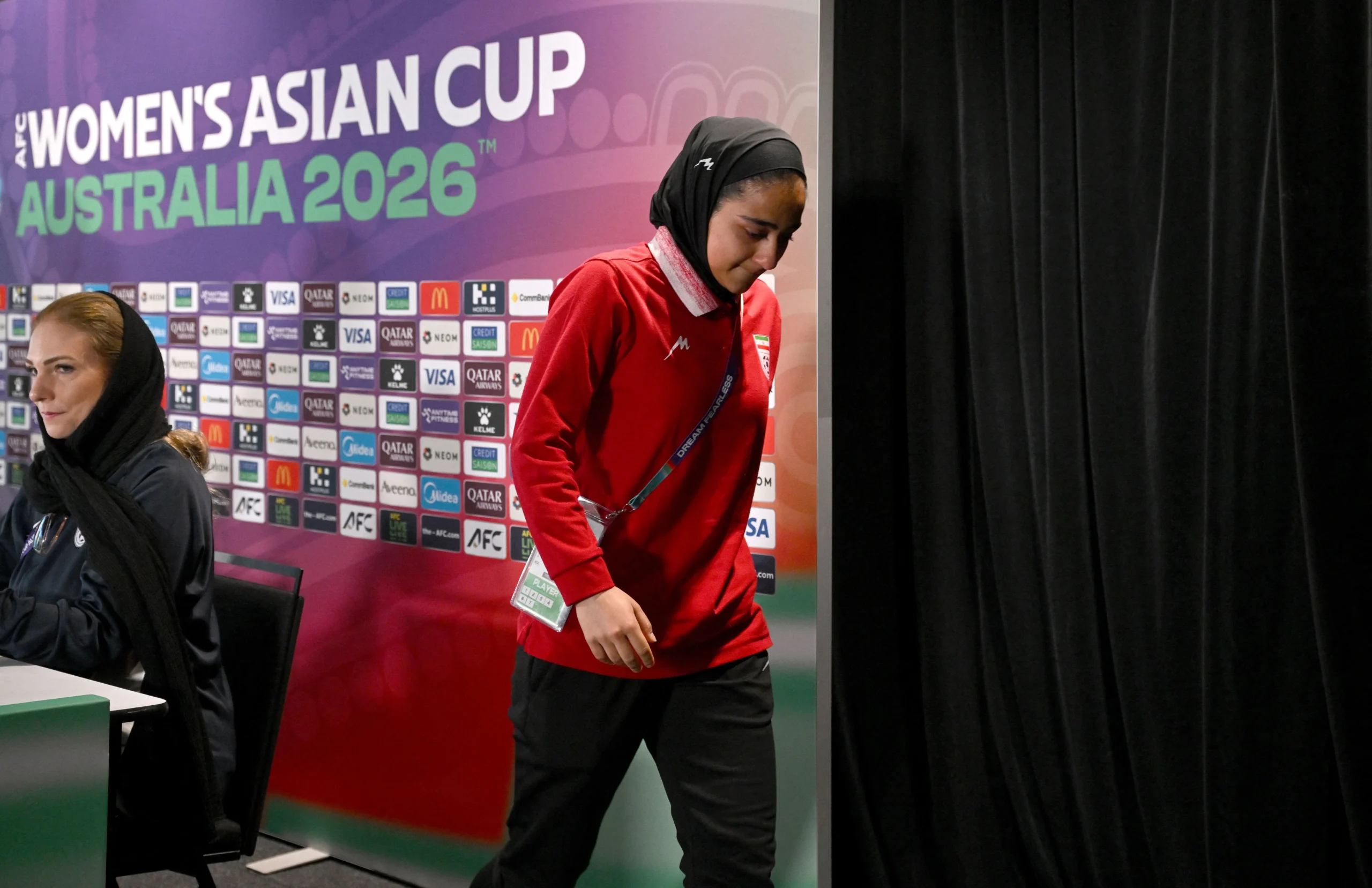 « Traîtresses en temps de guerre » : l&rsquo;attitude des joueuses iraniennes qui justifie la saisine urgente de la FIFA.