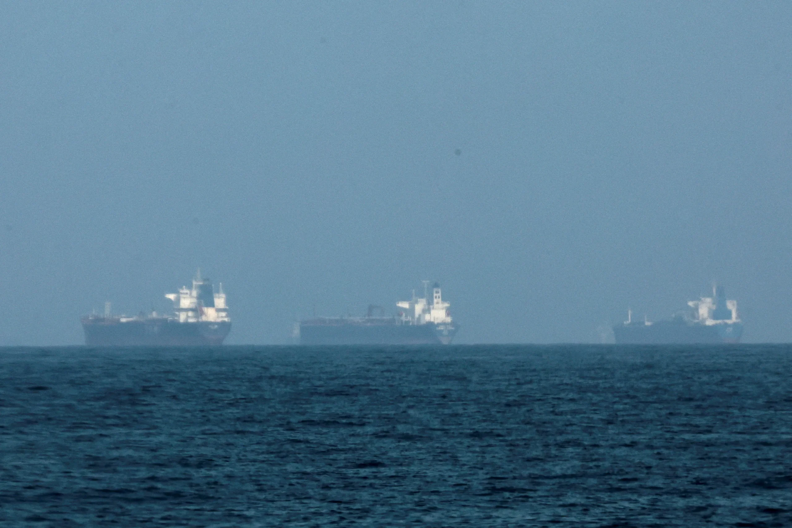 Guerre en Iran : face au blocage maritime, Goldman Sachs émet une prédiction alarmante sur le marché mondial du brut