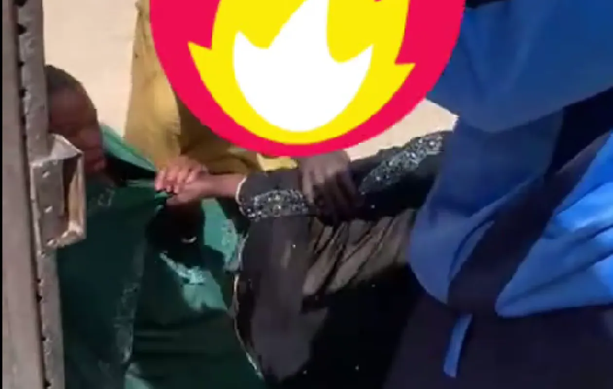 L&rsquo;agression d&rsquo;une mère venue voir son fils : la preuve filmée qui s&rsquo;apprête à atterrir au tribunal
