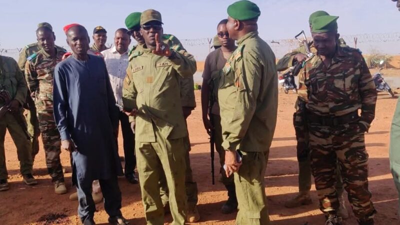 Une base aérienne attaquée au Niger : ce qui a été saisi en possession des cinq suspects arrêtés