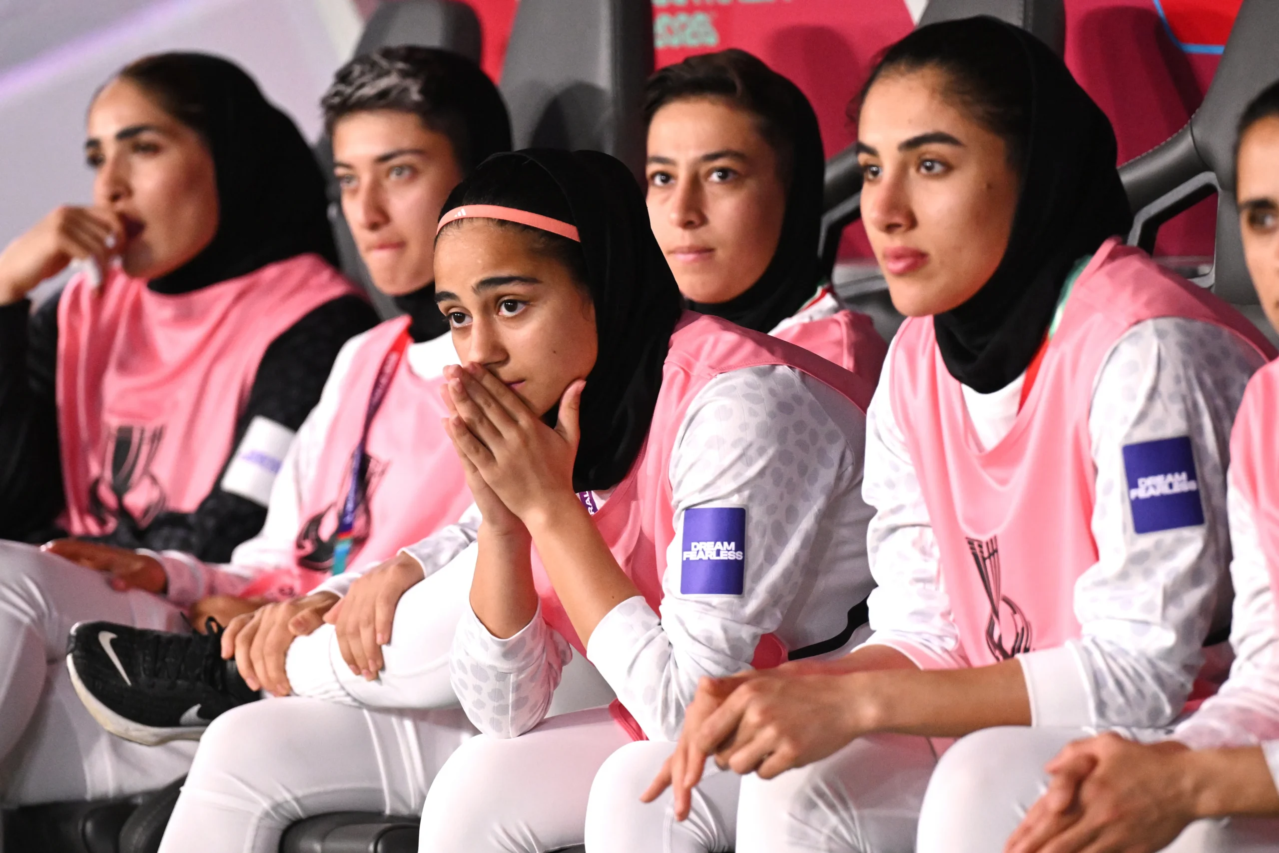 Asile accordé à 7 footballeuses iraniennes en Australie : le projet de loi parallèle qui suscite l&rsquo;indignation