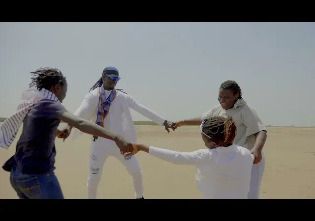 Le remix de « Yaw La » s’empare de TikTok grâce aux performances de ces trois collaborateurs particuliers de Carlou D