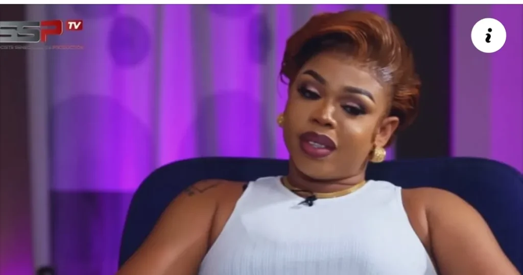 Vidéos troublantes et propos confus : les récentes apparitions d'une célèbre tiktokeuse inquiètent ses abonnés