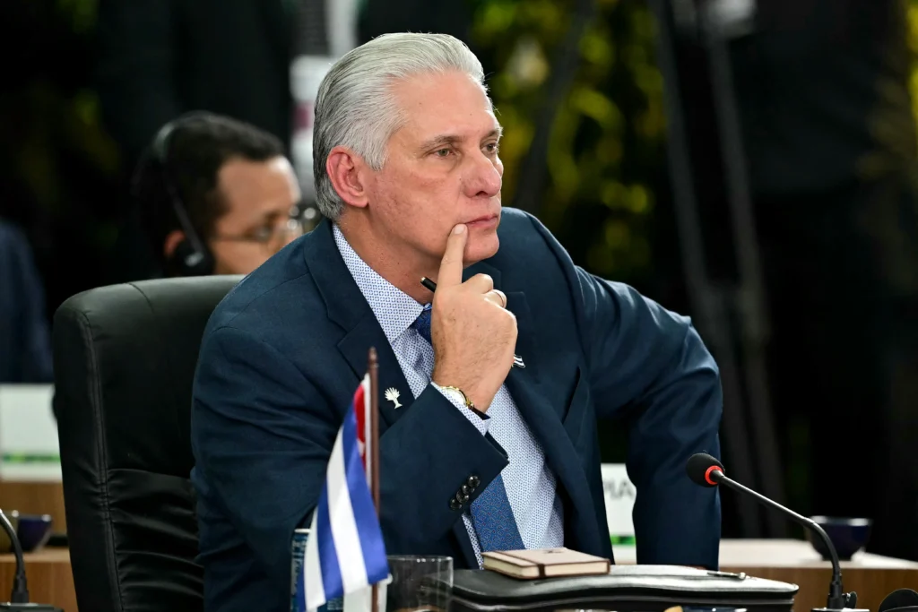 Menacé par Donald Trump et privé de pétrole, le gouvernement cubain officialise une démarche diplomatique inattendue