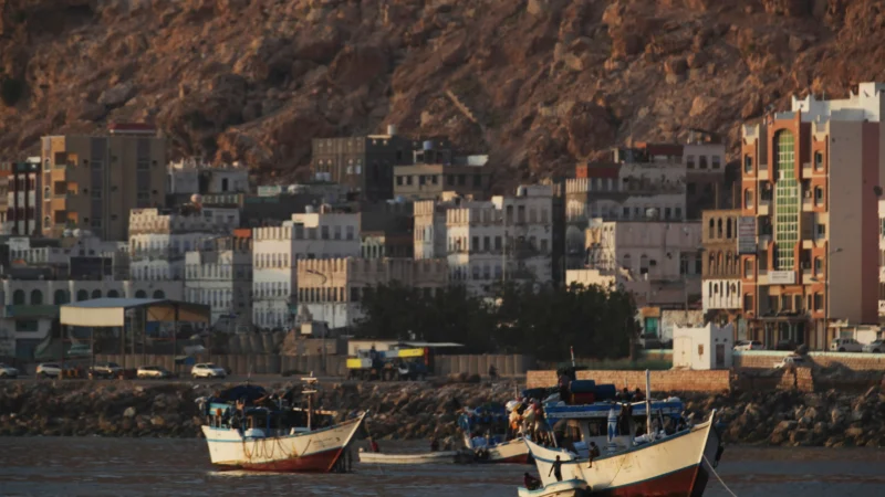 Frappé par une surtaxe maritime inattendue, le Yémen prépare une mesure de rétorsion directe contre les armateurs