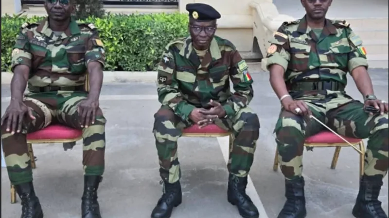 29 ans après un titre emblématique, le leader du Super Diamono consacre son nouvel album à ce corps de l&rsquo;État