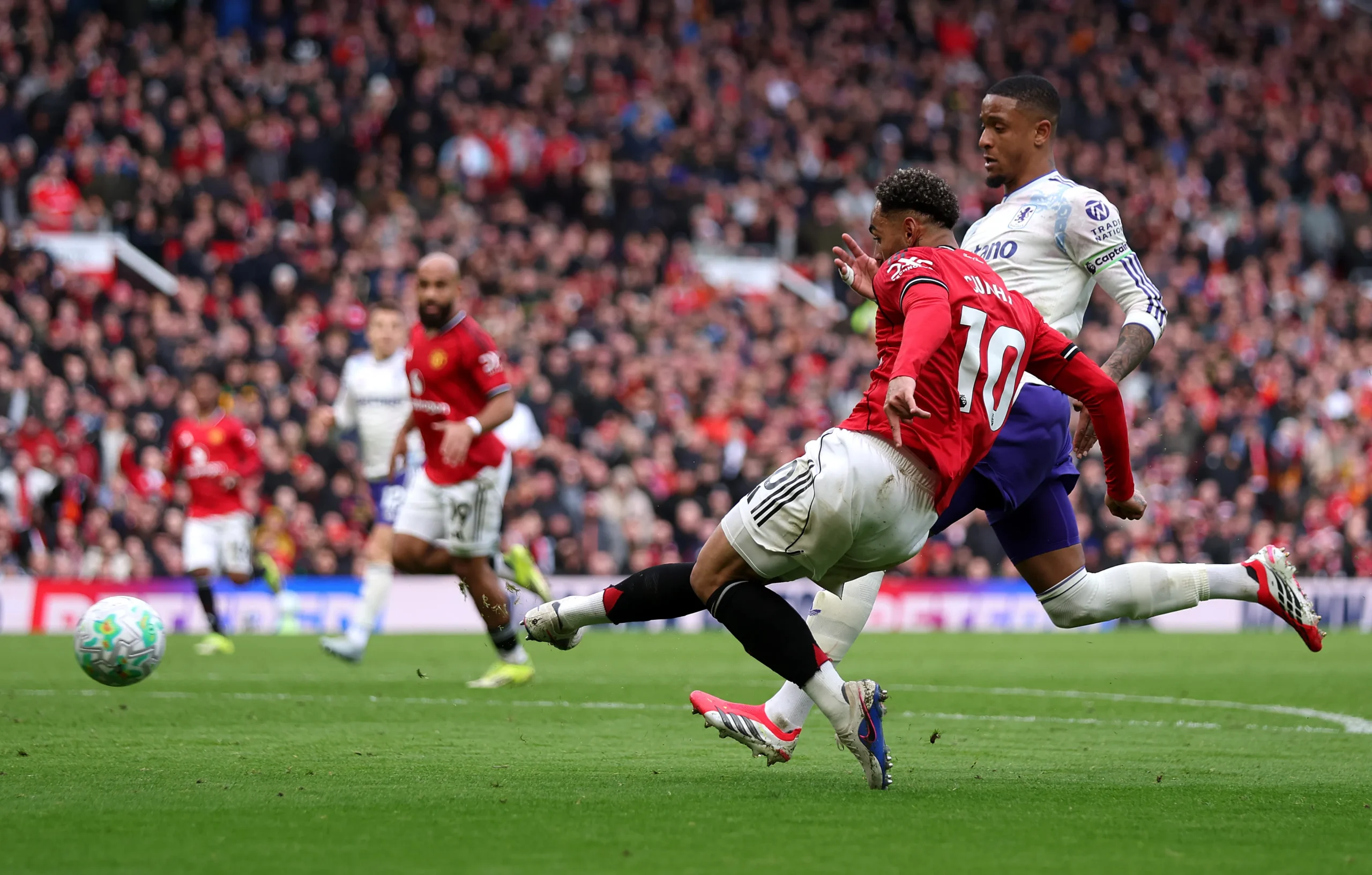 Angleterre : vainqueur du choc pour le podium, Manchester United voit son capitaine briser un record vieux de 24 ans