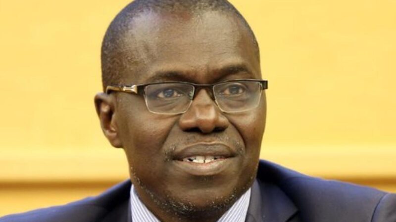 Contrats pétroliers : l&rsquo;économiste Moubarack Lo fixe une condition majeure pour consolider la souveraineté économique