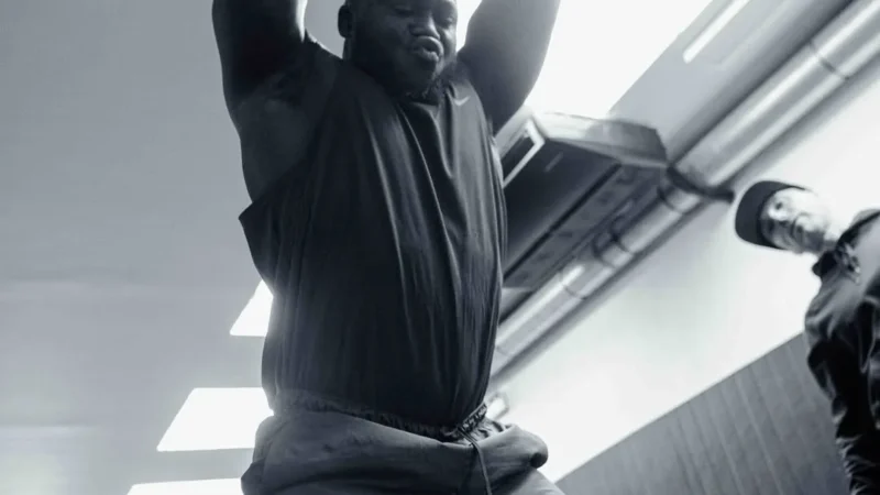 À trois semaines de l&rsquo;échéance, les images d&rsquo;entraînement de Modou Lô dévoilent une condition physique frappante