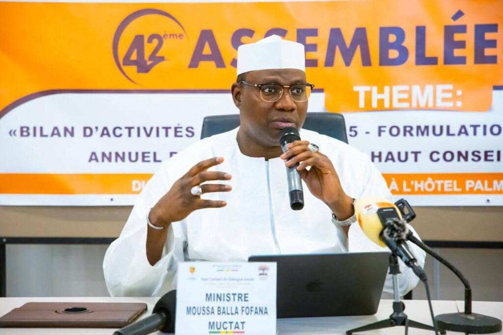 Menace sur l'année scolaire : ce nouveau front de négociations ouvert par l'État pour apaiser les enseignants