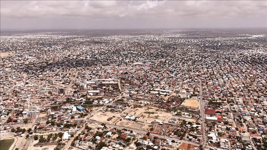 Accusant Mogadiscio d'armer des milices, cet État régional somalien suspend toute coopération avec le pouvoir central.