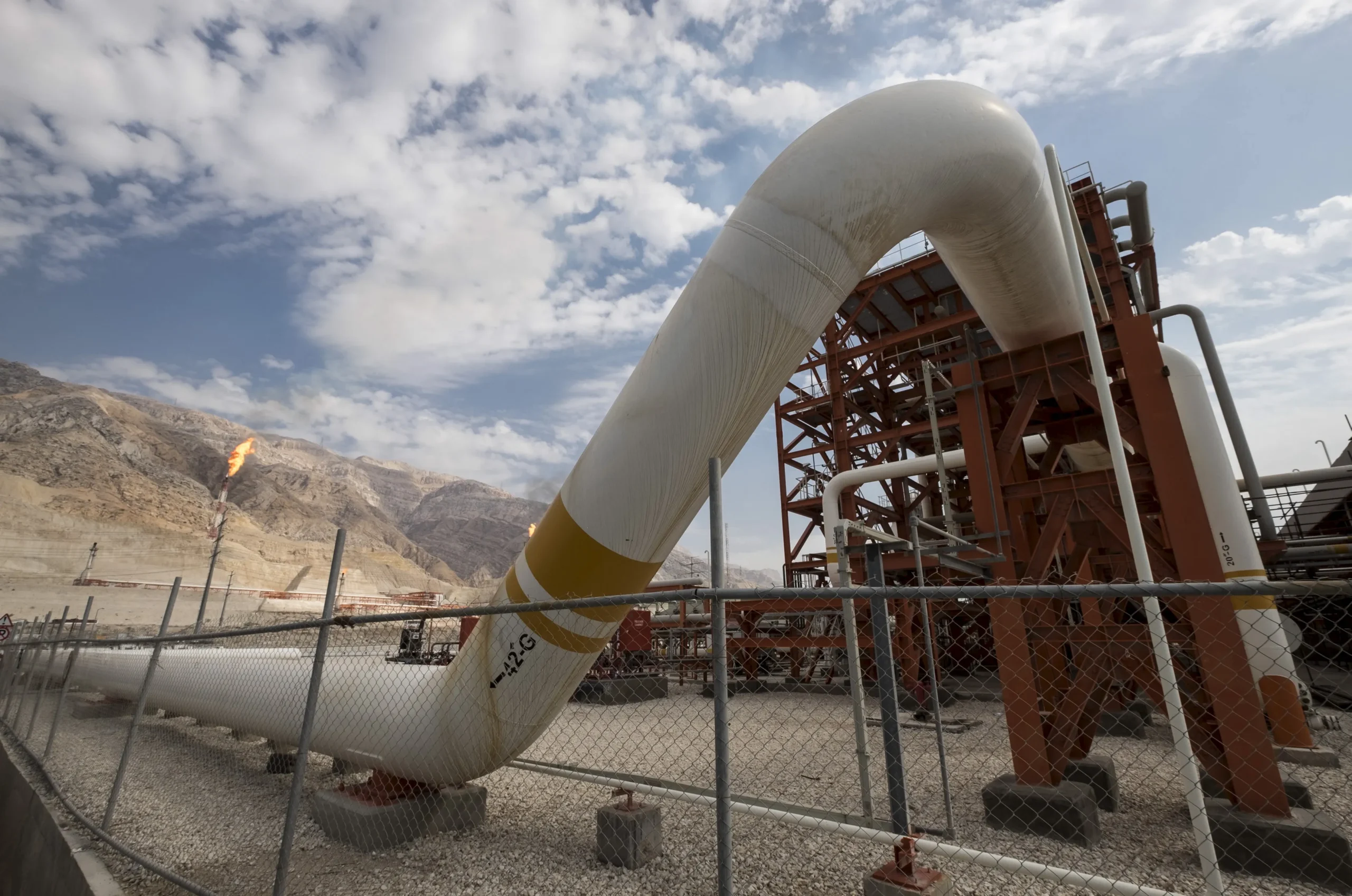 En riposte aux frappes israéliennes, l&rsquo;Iran menace de cibler cinq sites énergétiques de trois pays du Golfe