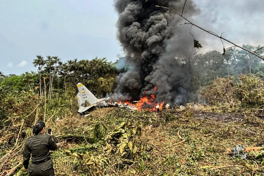 Crash d’un avion militaire avec 125 personnes à bord en Colombie : la directive stricte du président Petro