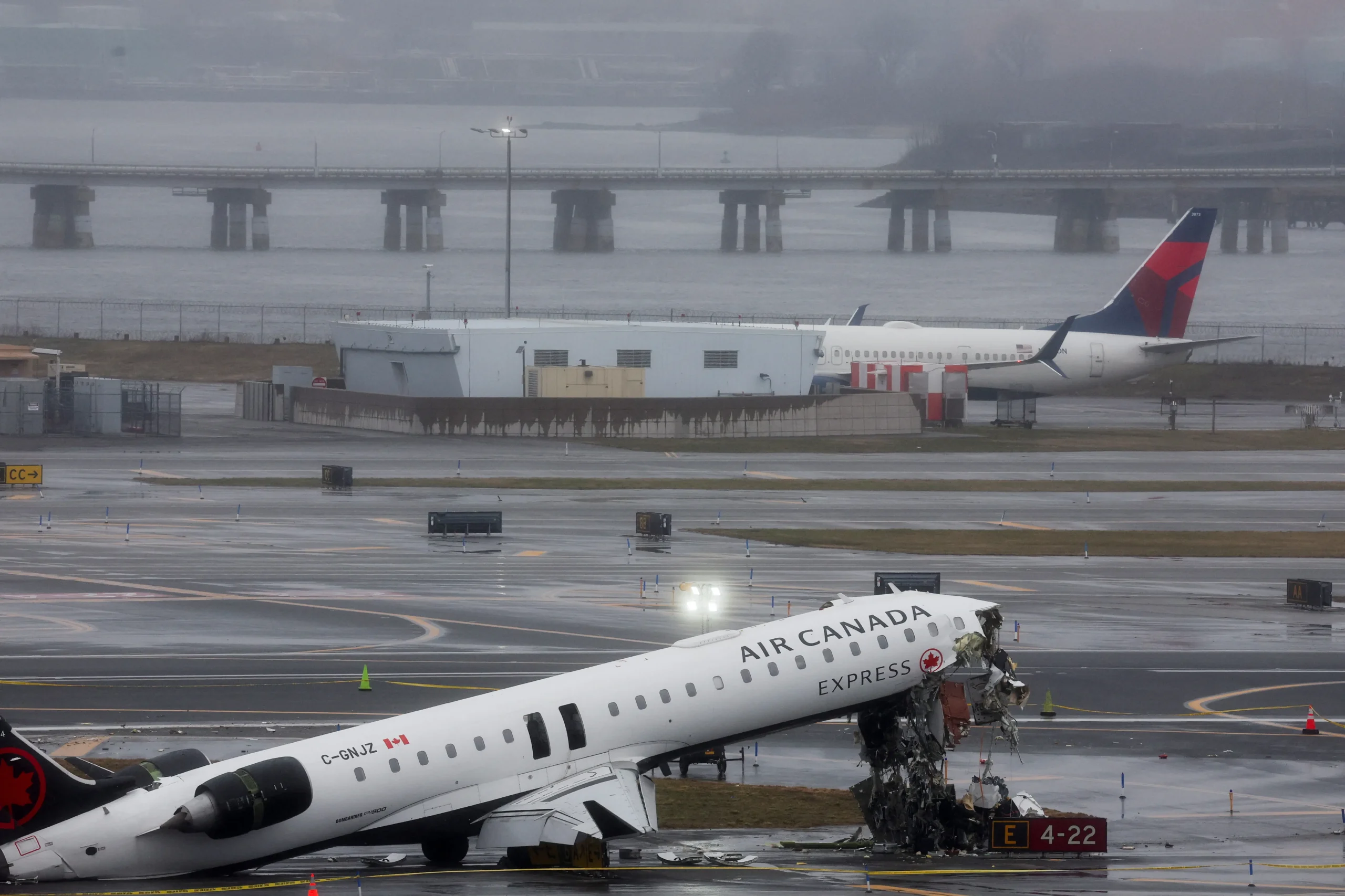États-Unis : deux morts dans un crash à l&rsquo;aéroport de New York après cet ordre fatal donné par la tour de contrôle