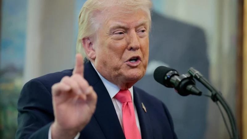 Guerre en Iran : Donald Trump revendique des pourparlers en cours et mentionne un « très gros cadeau » de Téhéran