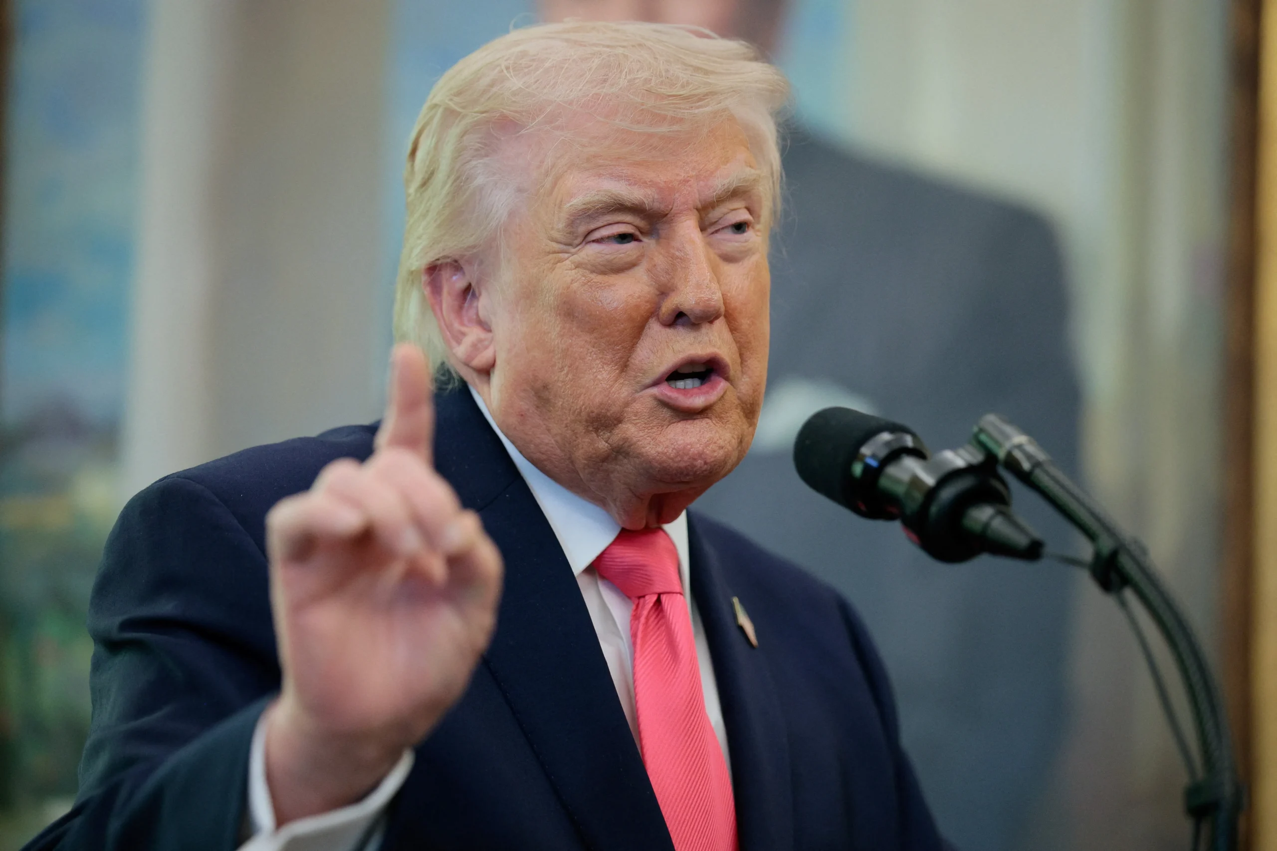 Iran-États-Unis : Trump suspend les bombardements pour deux semaines, Téhéran accepte sous conditions
