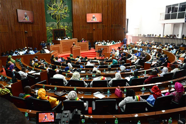 Agenda parlementaire gelé : la séance sur la dette suspendue après des révélations venues de l&rsquo;étranger