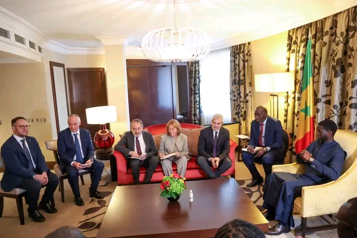 Migration, vaccins, urbanisme : Diomaye Faye reçoit le Gouvernement des Canaries et explore des partenariats stratégiques pour le Sénégal