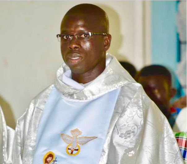 « Le mal de notre siècle » : l’Abbé Formose Mendy convoque trois figures de la pensée pour proposer une issue