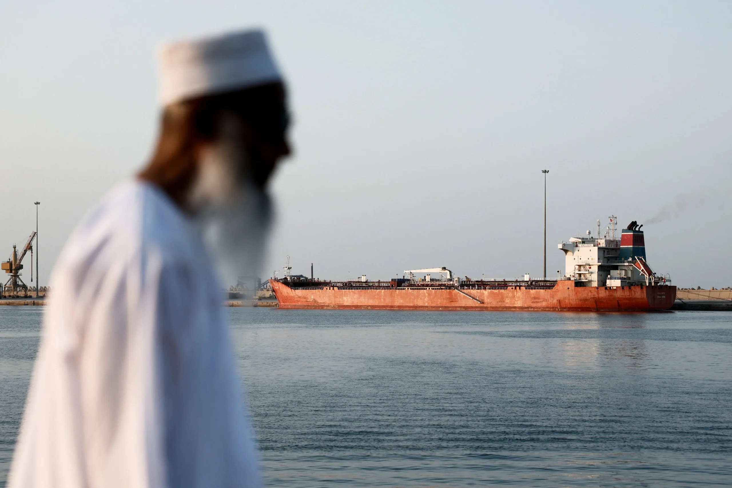 Près de 2000 navires bloqués : la condition imposée par l’Iran pour rouvrir le passage du détroit d’Ormuz