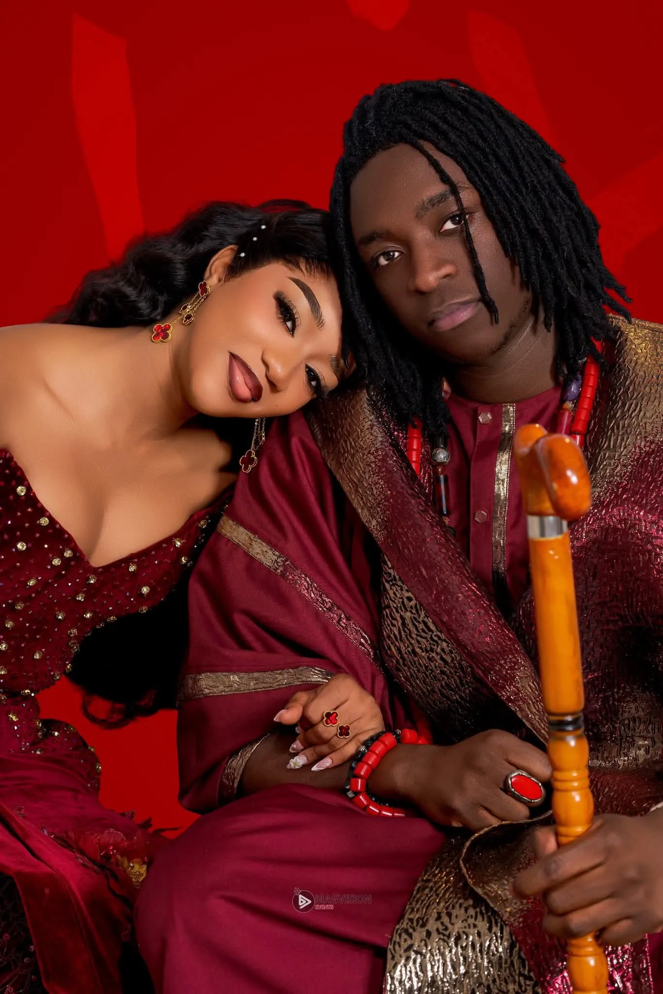 Tradition revisitée et haute couture : les clichés de mariage inédits d’une célèbre actrice sénégalaise