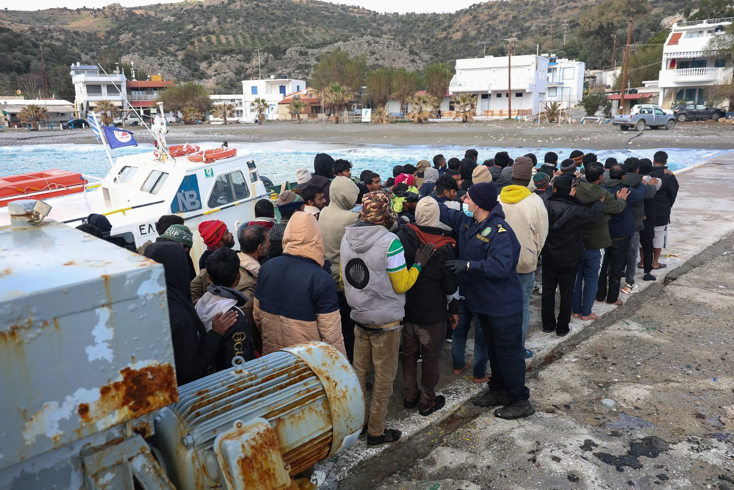 Traversée mortelle vers la Grèce : le sort réservé aux corps de 22 migrants après six jours de dérive