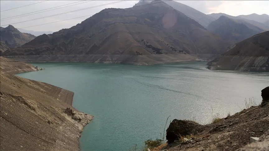 L’offensive américano-israélienne en Iran cible une installation vitale d’une capacité de 10 000 mètres cubes