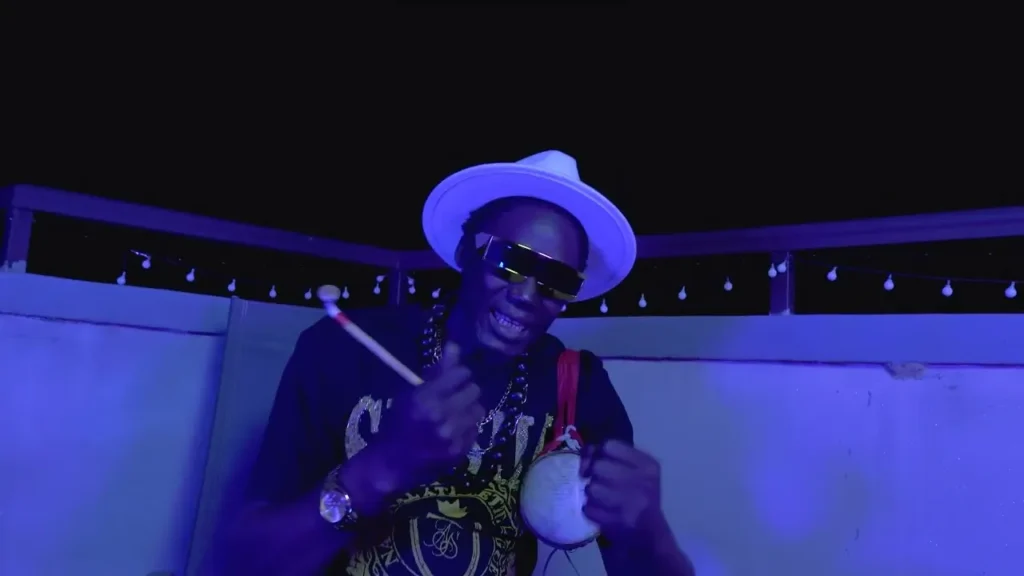 L’artiste N Brown s’allie à une voix sénégalaise pour dévoiler une œuvre musicale aux accents universels