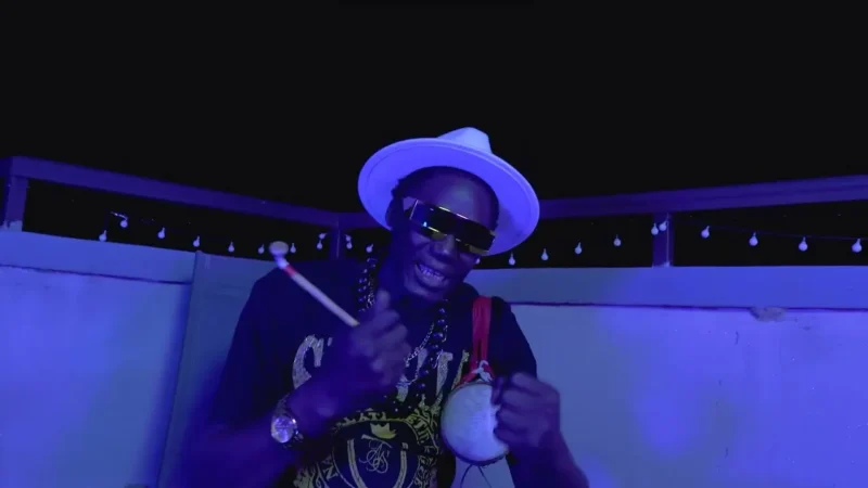 L&rsquo;artiste N Brown s&rsquo;allie à une voix sénégalaise pour dévoiler une œuvre musicale aux accents universels