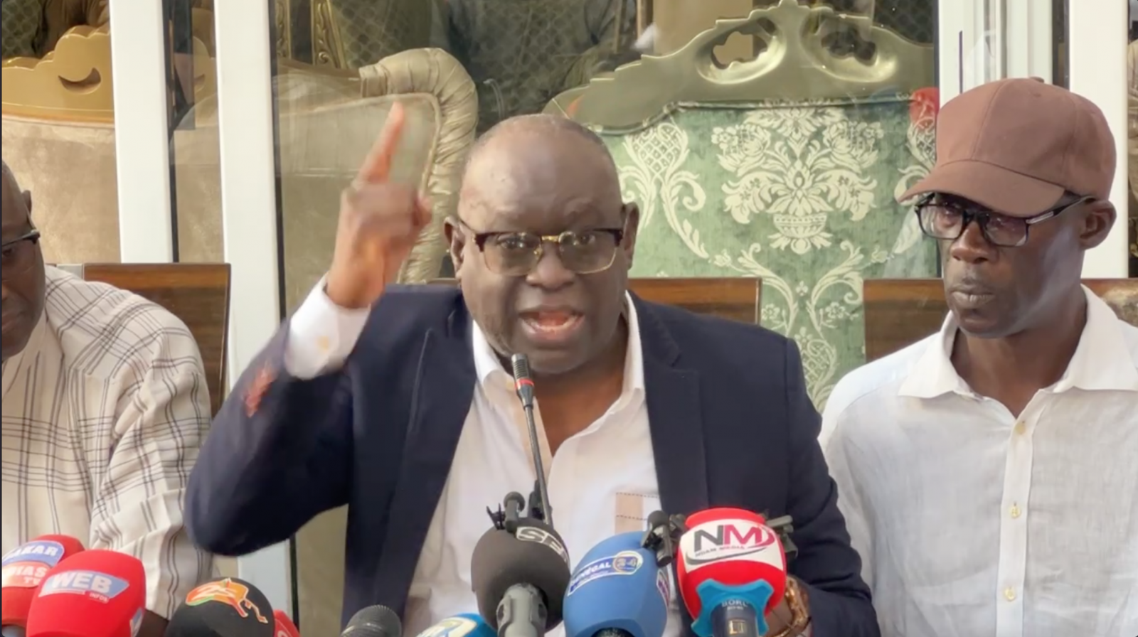 Donné pour mort ou arrêté, Me El Hadj Diouf passe à l&rsquo;offensive et dévoile la procédure qu&rsquo;il compte engager
