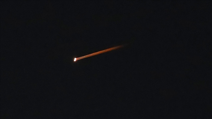 Riposte iranienne aux Émirats : les dommages collatéraux des interceptions de missiles au-dessus de Dubaï