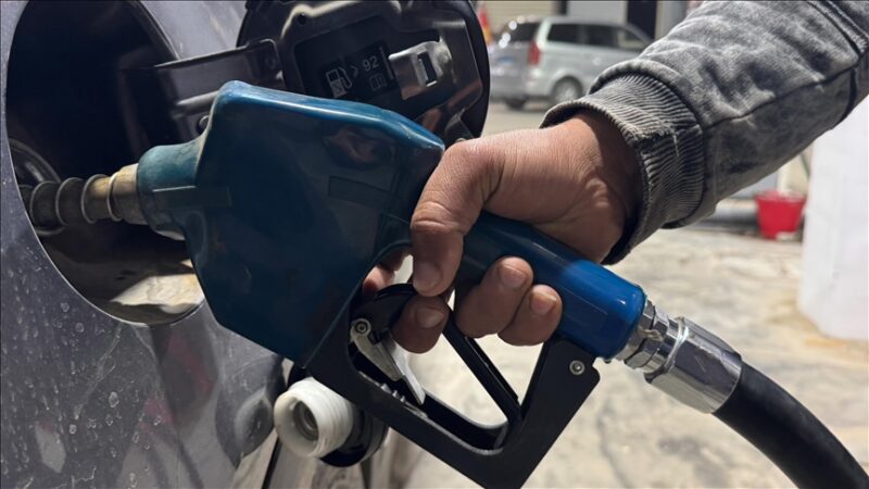 Flambée des carburants : la France prépare une aide financière réservée à ce profil précis de travailleurs